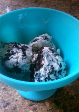A picture of 3 ingredient cookies & cream ice cream.