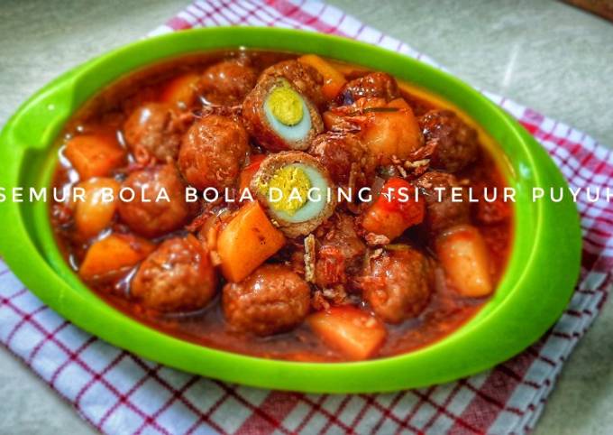 Semur bola bola daging isi telur puyuh