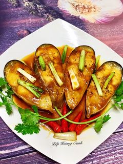 Hình của món Cá Ba Sa Kho Tiêu.