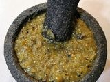 Salsa verde molcajeteada picante