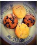 Eggless: Vanilla-Chocolate Chips Muffins
