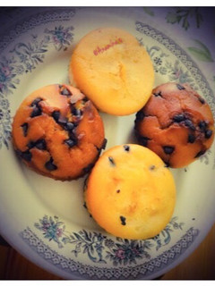 A picture of Eggless: Vanilla-Chocolate Chips Muffins.