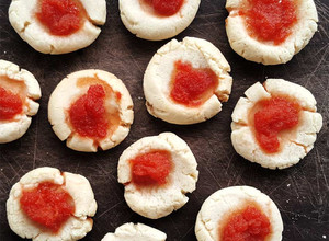 Una foto de Galletitas con membrillo (Pepas) con harina de arroz y maicena SIN GLUTEN, SIN LACTOSA Y ECONÓMICAS