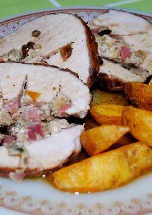 Una foto de Lomo de Cerdo relleno de setas y jamón