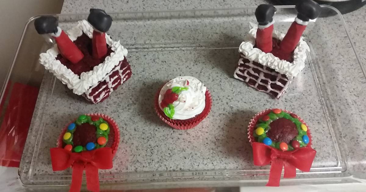 Christmas Cupcakes Santa Chimney Wreath Cupcakes Recipe By Khalise Cookpad