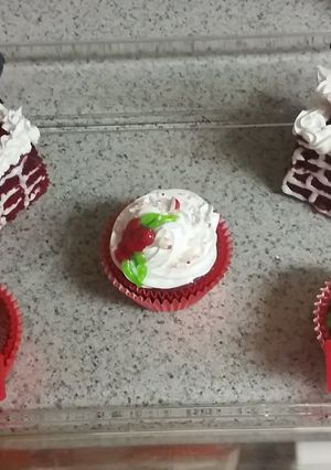A picture of (Christmas Cupcakes) Santa Chimney & Wreath Cupcakes.