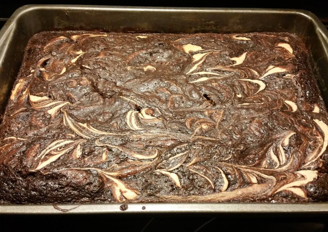 Peanut butter cheesecake swirl brownies