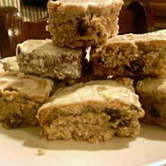 A picture of sunshines applesauce coffee cake.