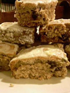 A picture of sunshines applesauce coffee cake.