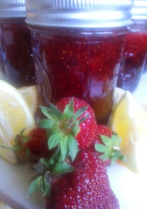 A picture of Strawberry. - Lemon Marmalade.