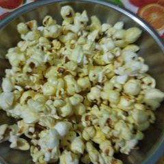 Butter black pepper popcorn A picture of Butter black pepper popcorn.