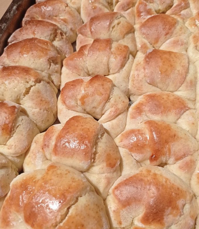 Una foto de 🥐 Medialunas sin levadura y sin manteca 🥐