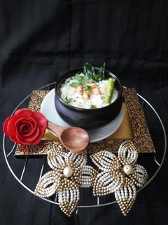 કર્ડ રાઈસ (Curd Rice Recipe In Gujarati) રેસીપી મુખ્ય ફોટો