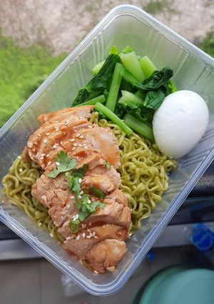รูปของ บะหมี่ไก่น้ำแดง