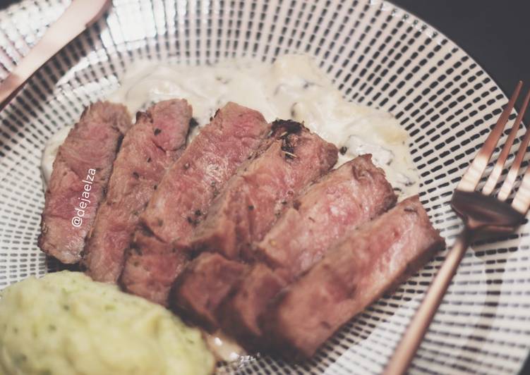 Steak with mushroom sauce