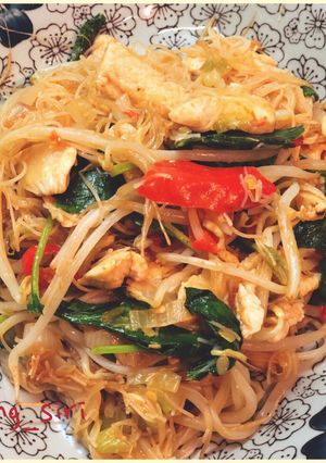 รูปของ เส้นหมี่ผัดผักรวม(แทนผักกระเฉด)