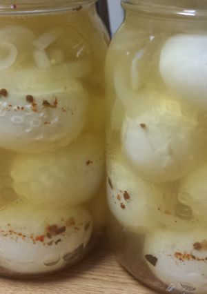 A picture of Kimmys' Pickled Eggs.