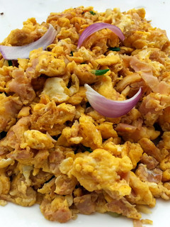 A picture of Scrambled Eggs with Ham.