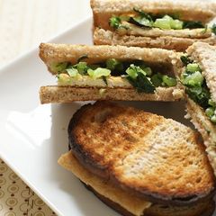 A picture of Macrobiotic Deep-fried Tofu and Daikon Radish Leaves Sandwich.