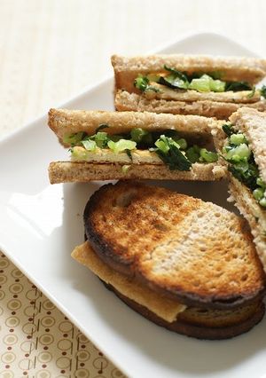 A picture of Macrobiotic Deep-fried Tofu and Daikon Radish Leaves Sandwich.