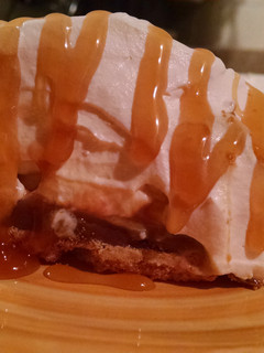 A picture of Caramel Banana Cream Pie.