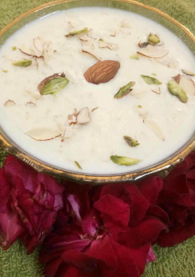 ચોખા ની ખીર(chokha ni kheer recipe in Gujarati) રેસીપી મુખ્ય ફોટો