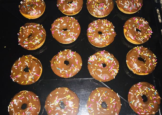 Cara Gampang Menyiapkan Baked doughnuts yang Enak