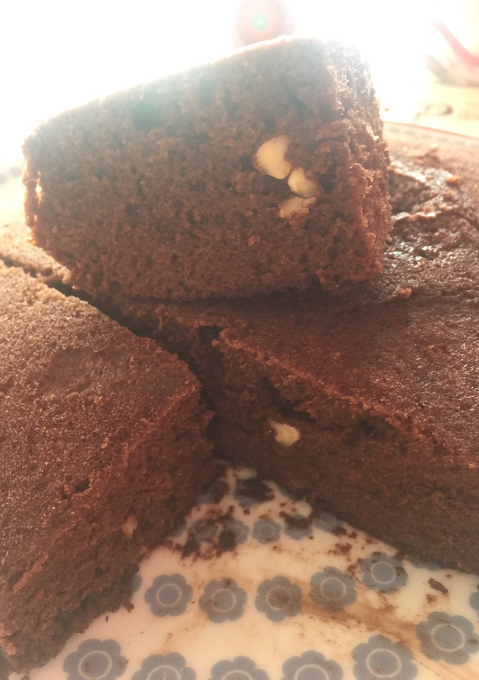 Una foto de Bizcocho de chocolate y nueces en 5 minutos