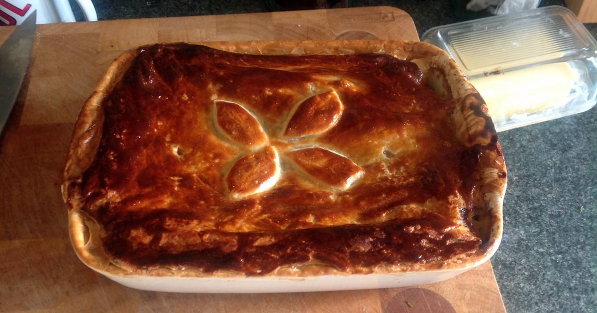 Chicken and tarragon pie Recipe by YZFR1 Cookpad