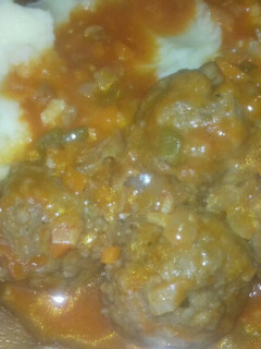 Una foto de Albóndigas Con Puré de Papas 🍛