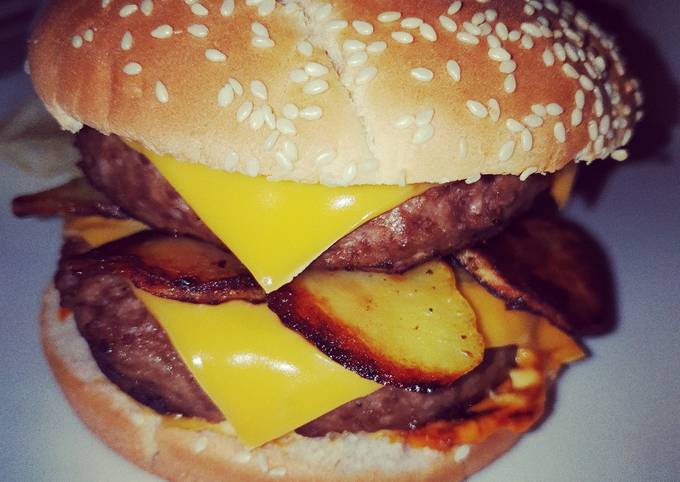 Double cheese burger pommes de terre et compoté d oignons