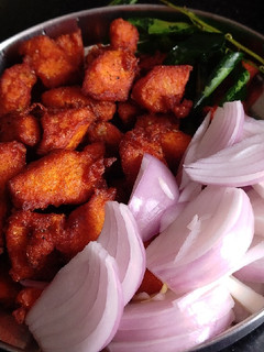 சில்லி சிக்கன்(chilli chicken recipe in tamil) செய்முறை முக்கிய புகைப்படம்