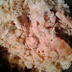 A picture of Kaffir Lime leaves in rice with chicken.