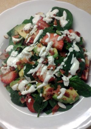 A picture of Bacon Avacado & Spinach Salad with Yogurt Lime Poppyseed Dressing.