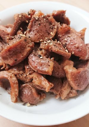 A picture of Seven-Style Grilled Chicken Gizzards with Black Pepper - Appetizer - Freezable.