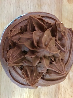 Una foto de Frosting de chocolate muy fácil de hacer con 2 ingredientes