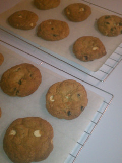 A picture of Blueberry White Chocolate Chip Cookies.