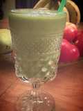 Spiced Banana Pear Green Smoothie