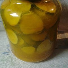 A picture of Bread and butter pickles II.