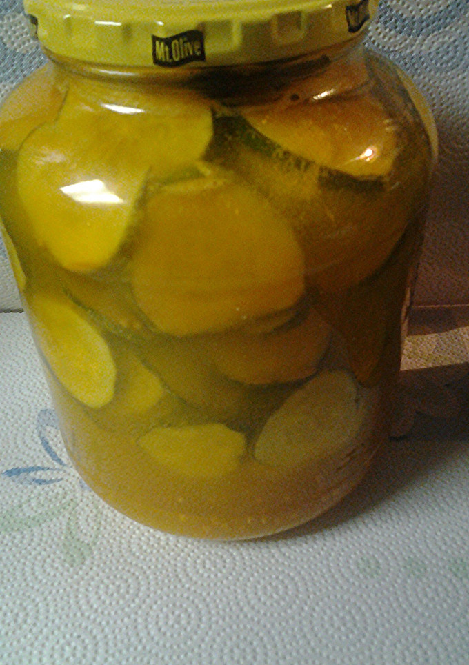 A picture of Bread and butter pickles II.