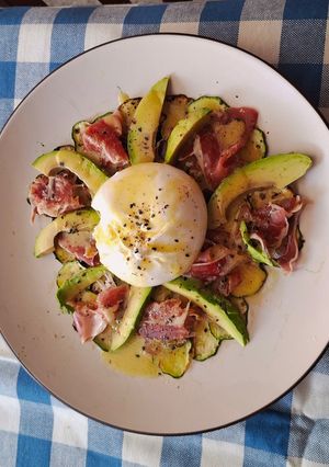 Una foto de Ensalada de Calabacín y Burrata