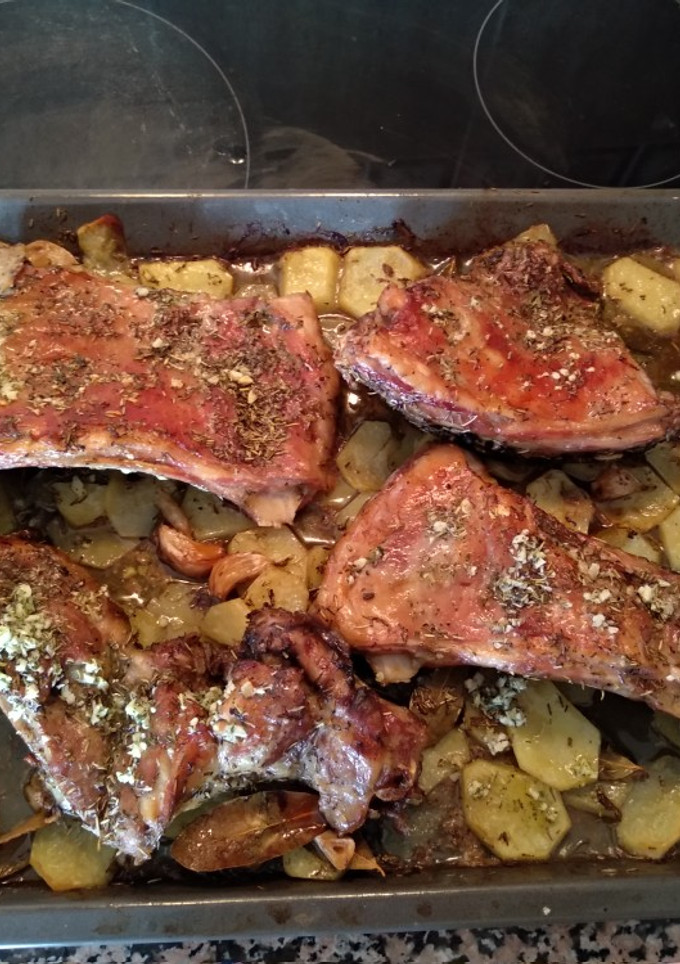 Una foto de Costillar de lechazo al horno