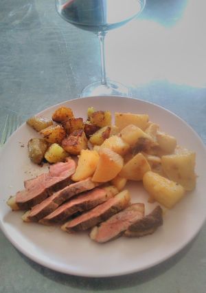 Une photo de Magret de canard au romarin