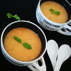A picture of Bulgur and Lentil soup with chicken stock.