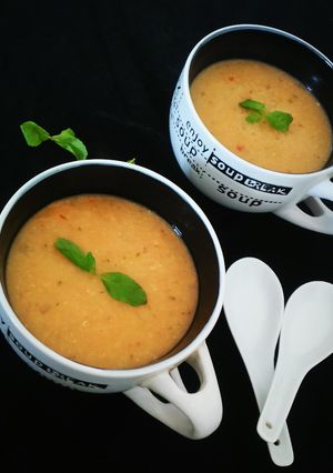 A picture of Bulgur and Lentil soup with chicken stock.