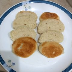 A picture of Buns, bread 🥪.