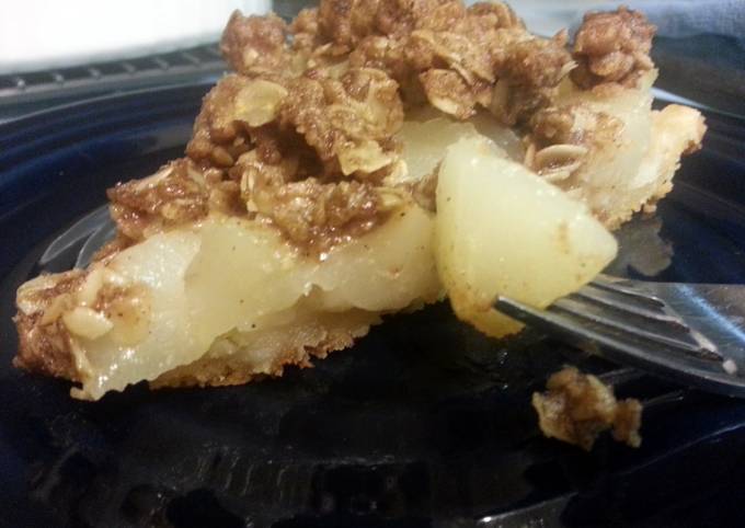 crumble topped pear pie