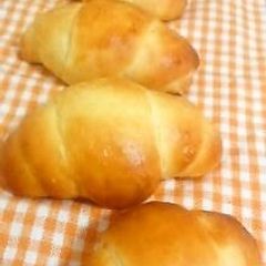 A picture of No Proofing Needed Fluffy Bread Rolls in an Hour.