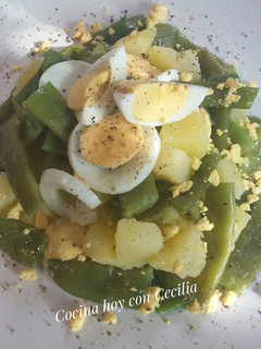 Una foto de Ensalada con patatas, judías verdes y huevo duro
