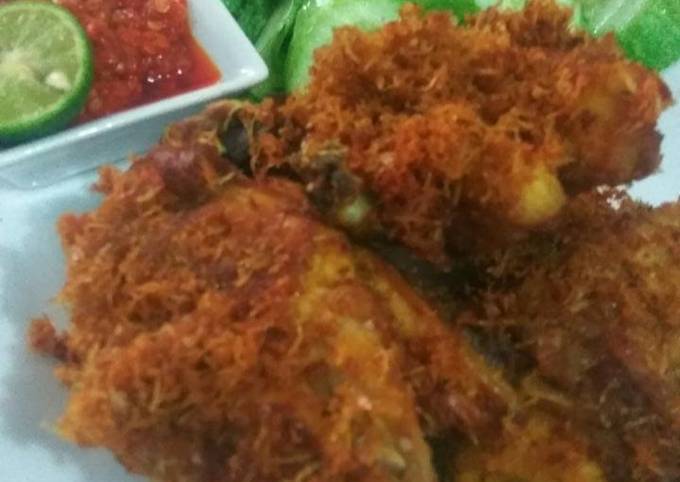 Ayam goreng serundeng